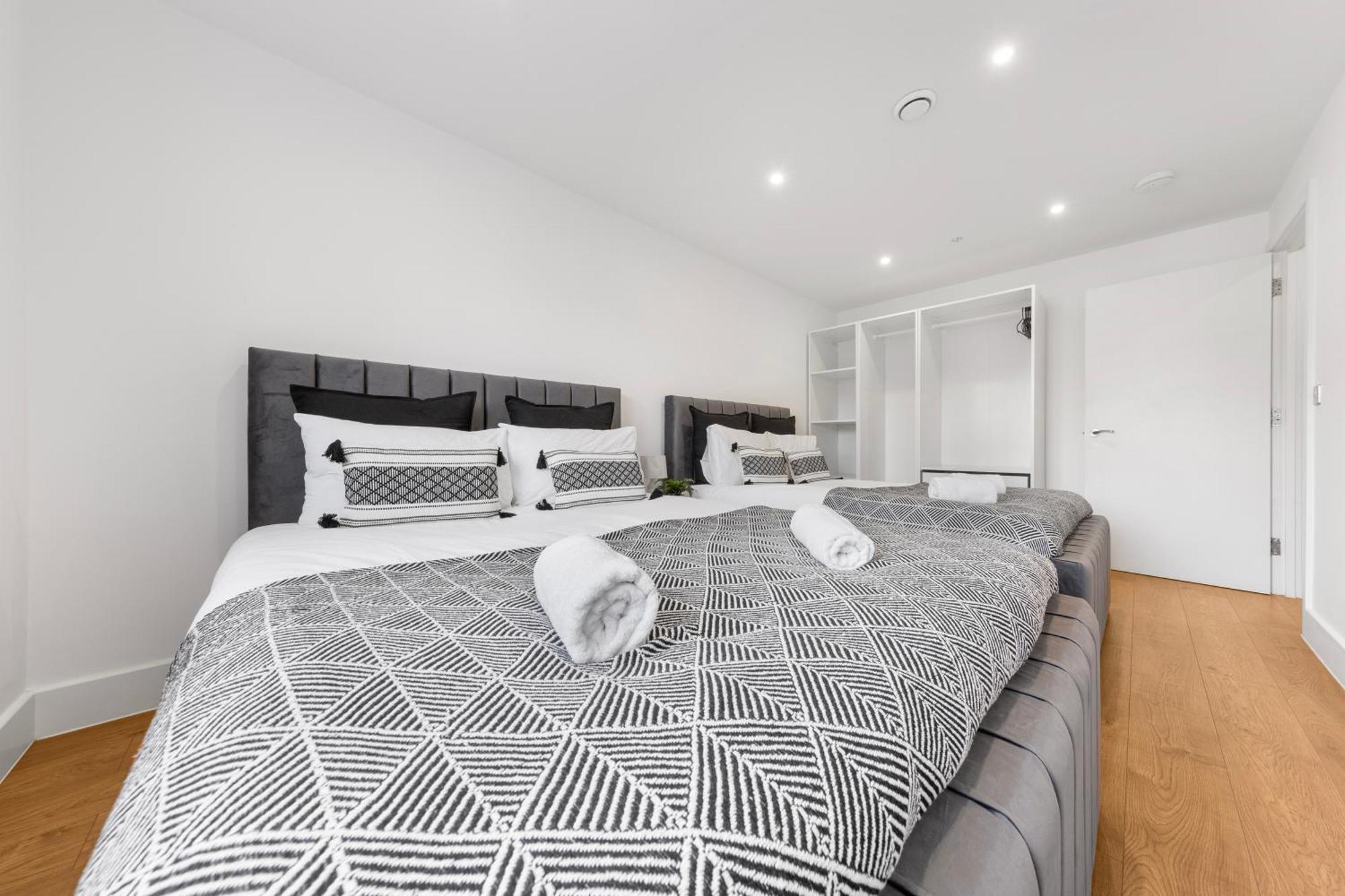 Stylish Nine Elms Vauxhall 1 Bedroom *