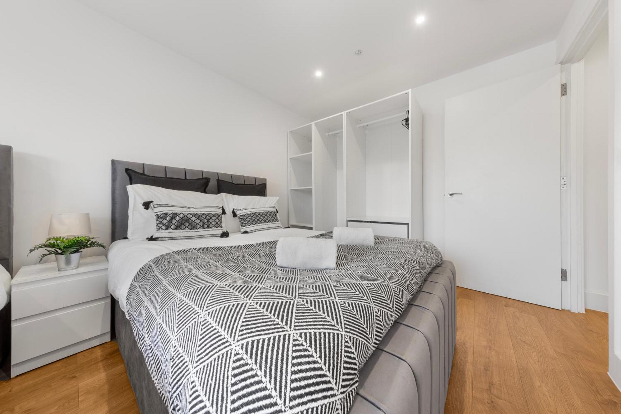 Stylish Nine Elms Vauxhall 1 Bedroom * Londra